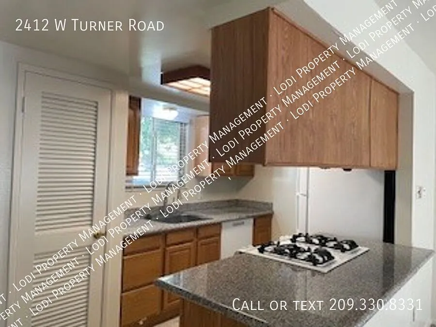 2 Bedroom Townhome — Photo 2