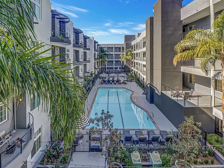 Axis 2300 Apartments — Photo 58