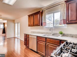 7944 Cross Creek Dr, Glen Burnie, MD 21061