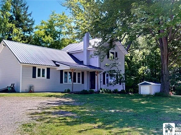 12374 Pennsylvania Ave, Silver Creek, NY 14136
