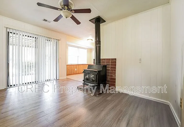 111 Finch St — Photo 3