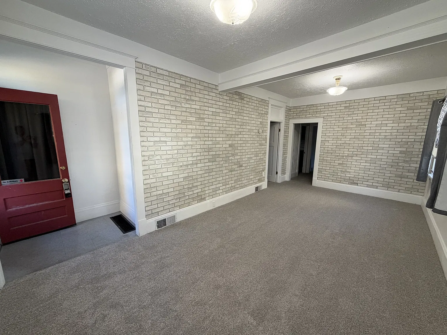 504 7th Street West - 1 — Photo 3