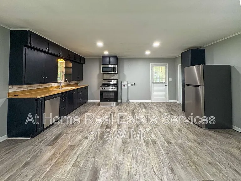 2626 W Page St — Photo 1