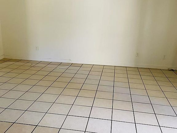 2nd image of 1121 W Fay Ln APT 2