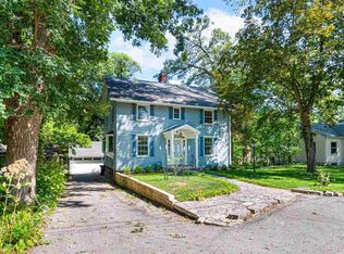 254 Black Springs Cir, Iowa City, IA 52246