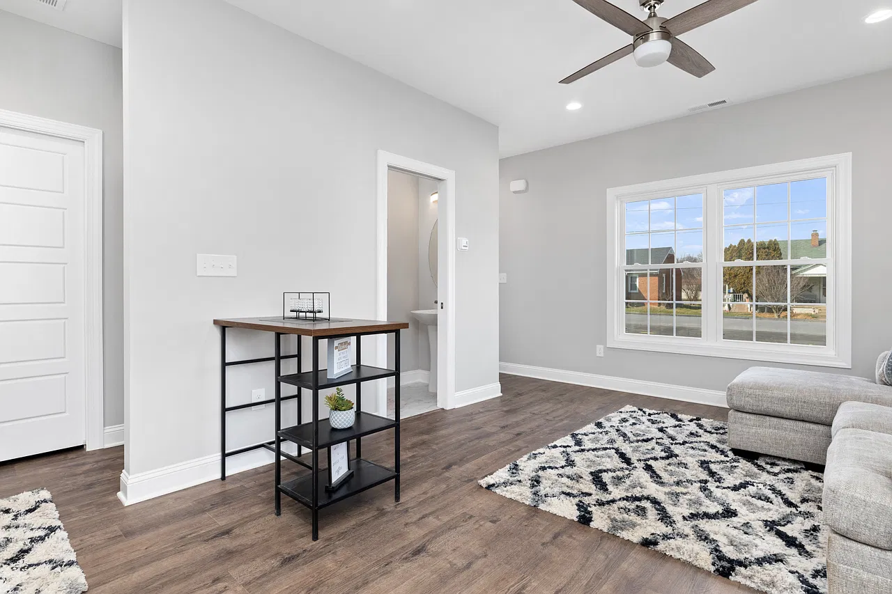 3 bed, 3.5 bath, 1260 sqft, $1,995 — Photo 2