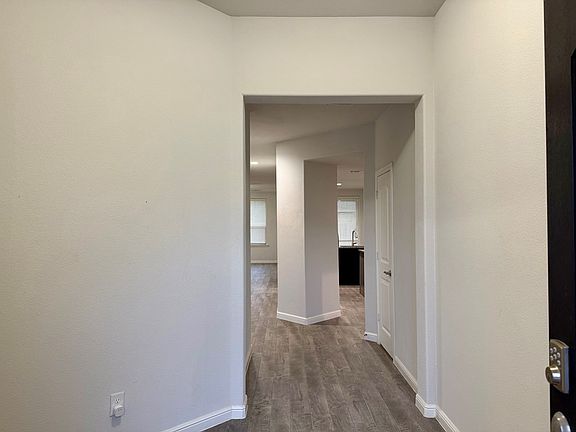 2nd image of 1606 Laguna Dr