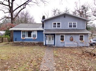 10 Cottage Ave, Westfield, MA 01085