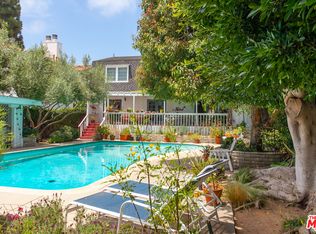 1038 Chautauqua Blvd, Pacific Palisades, CA 90272
