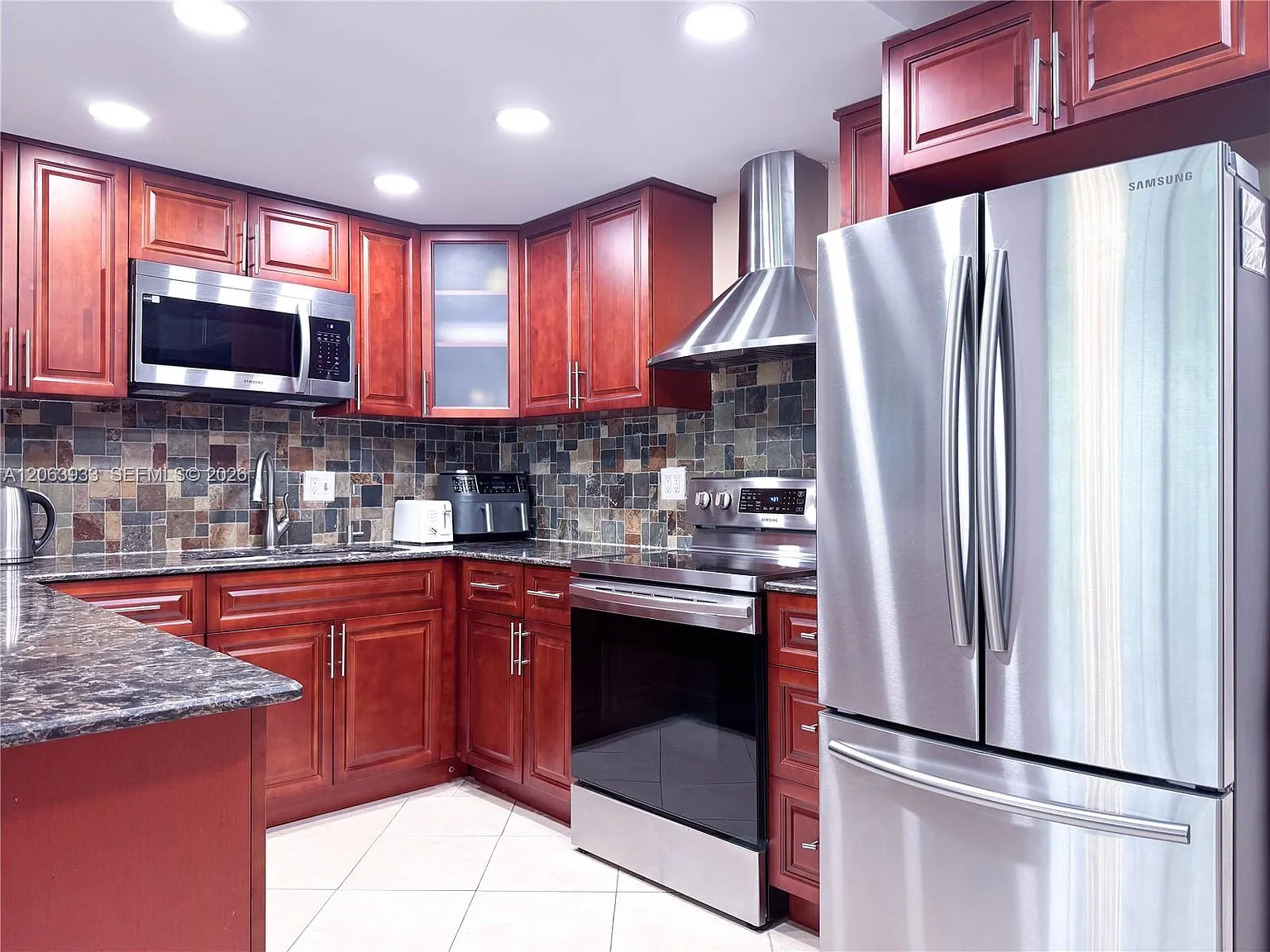 Maybury Mansions Condo — Photo 4