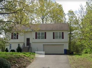 118 Bentwood Dr, Waterbury, CT 06705