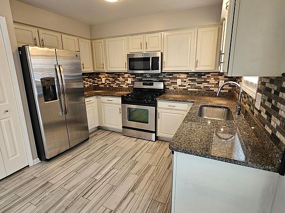 4th image of 25283 Julianna Dr #72