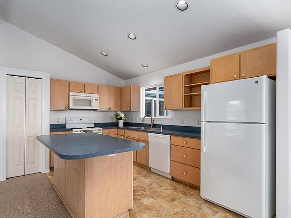 4th image of 76-6299 Kaheiau St