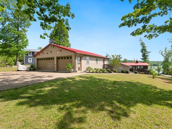 782 Driftwood Dr, Lobelville, TN 37097