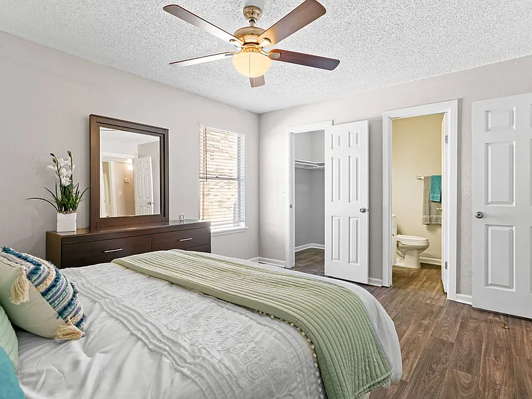 Diamond Trail Apartments — Photo 14