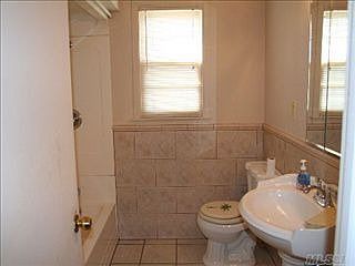4th image of 100 Home St