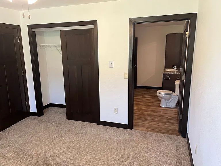 1009 University Ave — Photo 8