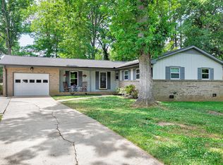 409 Carriage Ln, Cary, NC 27511