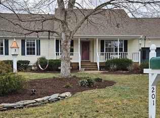 201 Saltwood Ct, Chesapeake, VA 23320