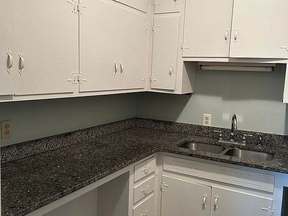 3rd image of 131 W Home Ave #7