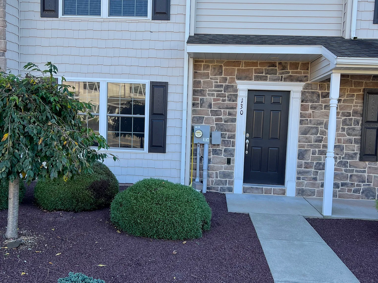 3 bed, 2.5 bath, 1424 sqft, $1,850 — Photo 2