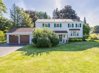 39 Sturbridge Ln, Pittsford, NY 14534