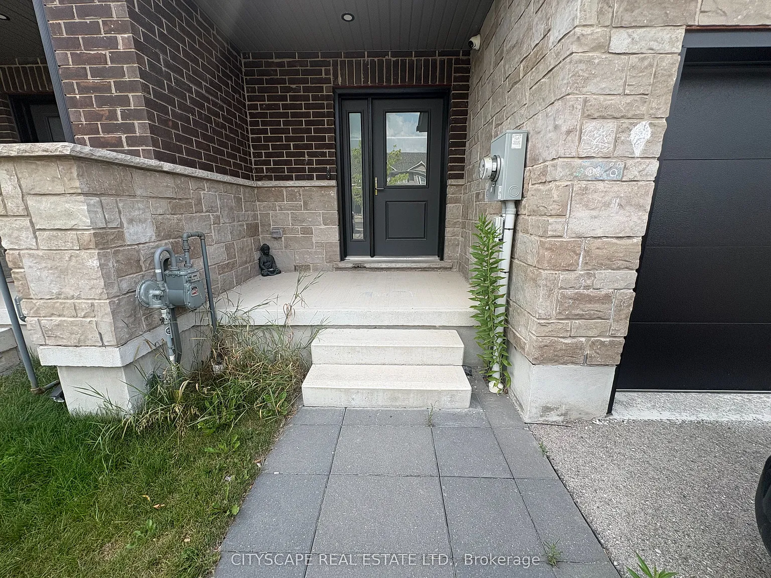 3 bed, $2,700 — Photo 1
