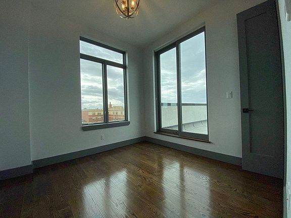 2nd image of 168 Stuyvesant Ave #4D