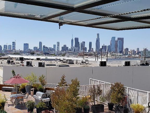 5th image of 410-1855 Industrial St #410