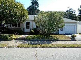 14 Wilton Ave, Pawtucket, RI 02861