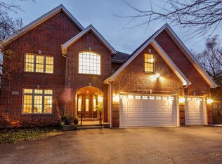 1425 Country Ln, Deerfield, IL 60015