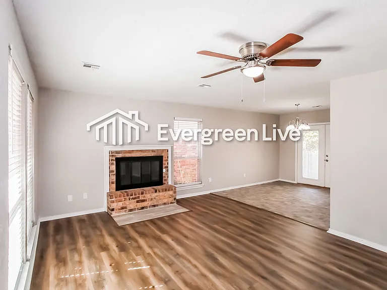 2837 Green Canyon Dr — Photo 4