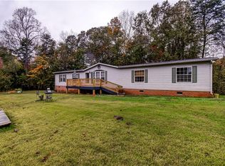 118 River Knolls Rd, Clemmons, NC 27012