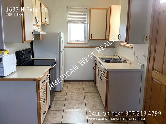 2nd image of 1637 N Park Dr