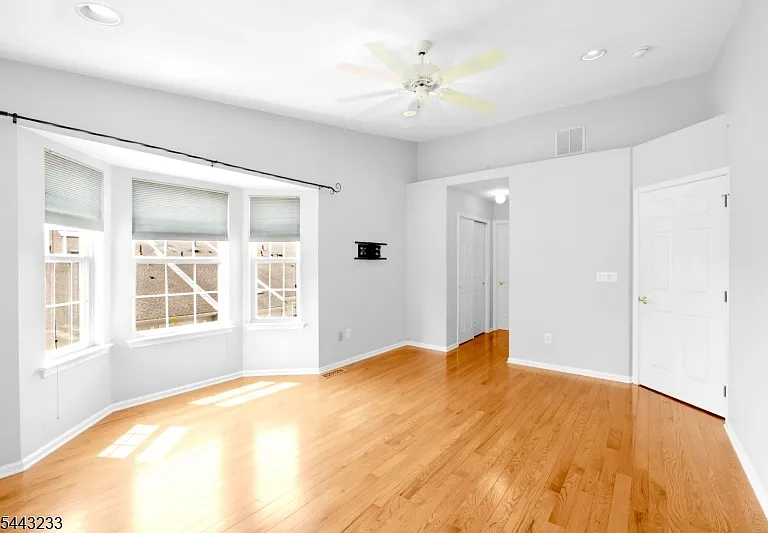 418 Dalton Ct — Photo 18
