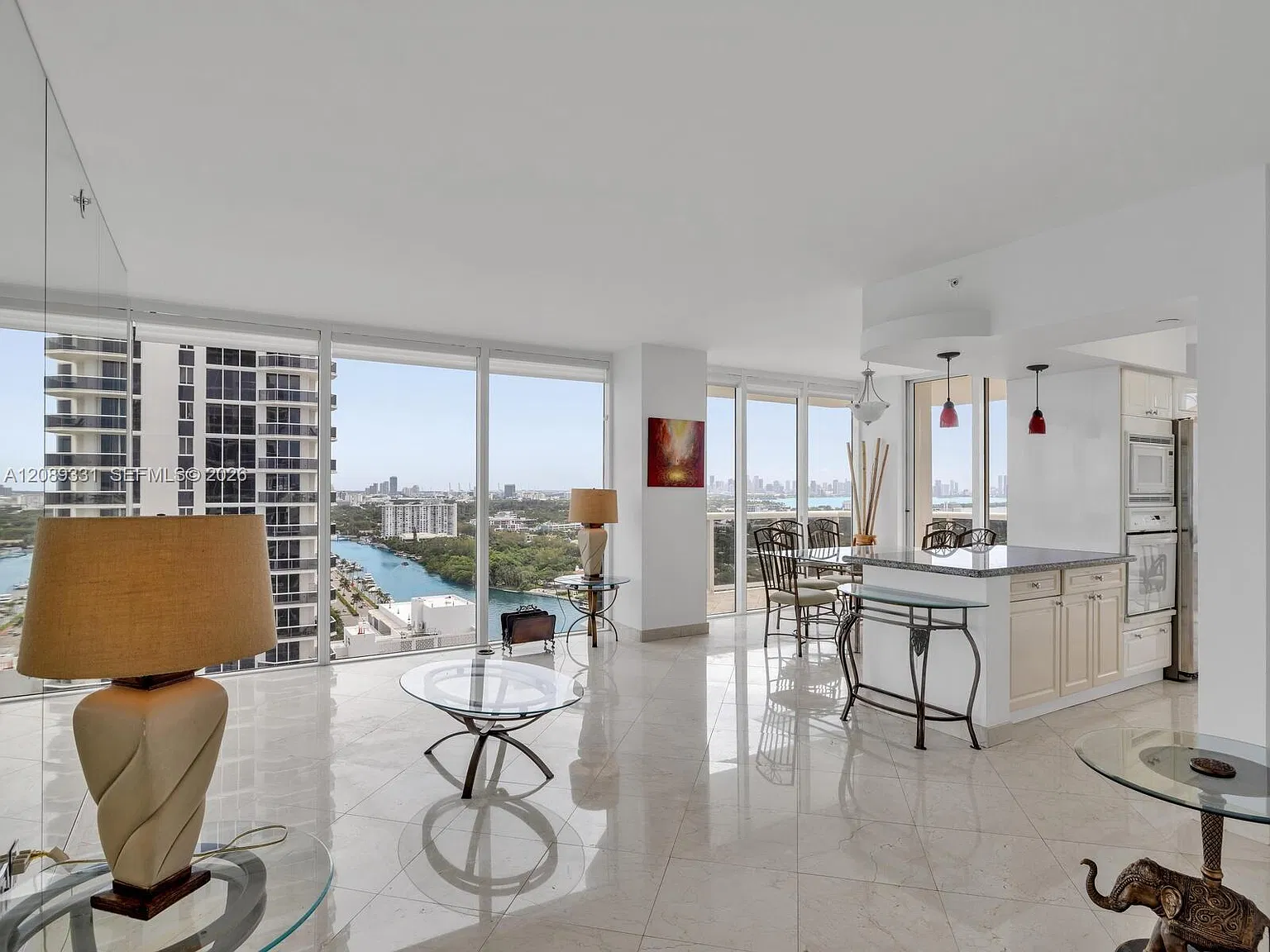 Blue Diamond Condo — Photo 1