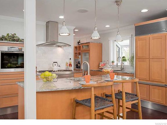 5th image of 54 New Amsterdam Ave