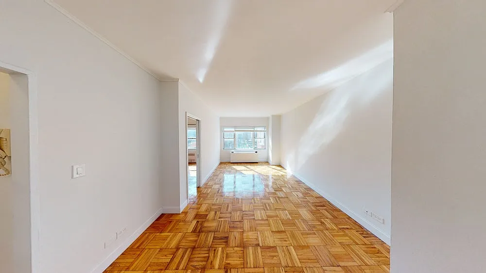 250 East 73rd Street — Photo 2