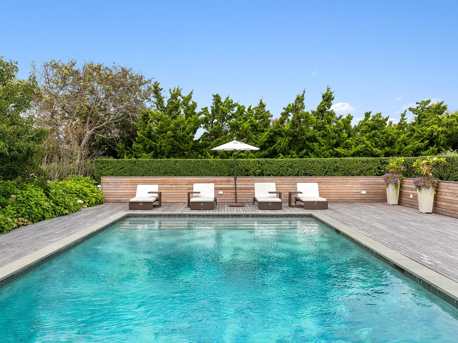 Oceanfront Luxury Beach Villa for RENT — Photo 2