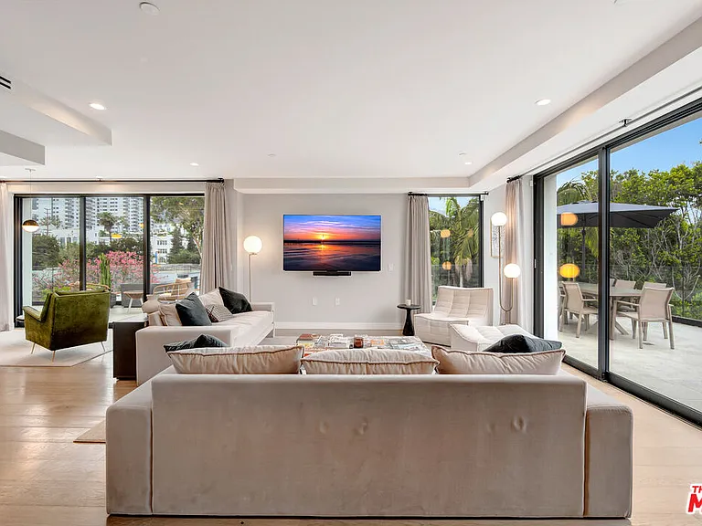 1017 N Croft Ave #Penthouse 01 — Photo 20