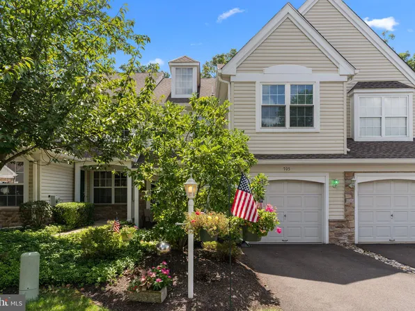 705 Harrowgate Ln #60, New Hope, PA 18938