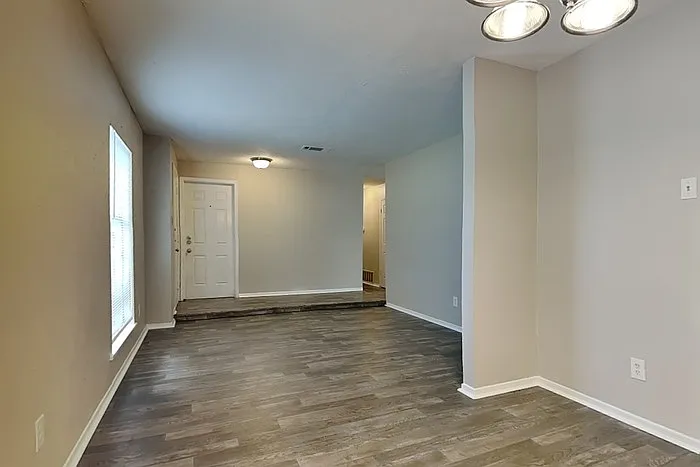 938 Hudson Dr — Photo 9