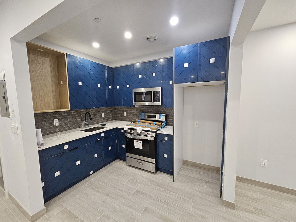 1st image of 758 E 223rd St Floor 3