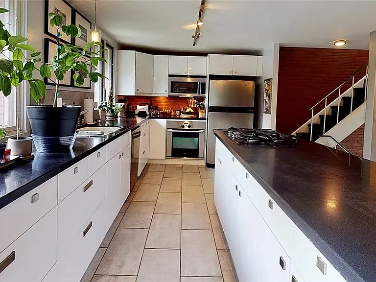 5311 Pembroke Pl — Photo 3