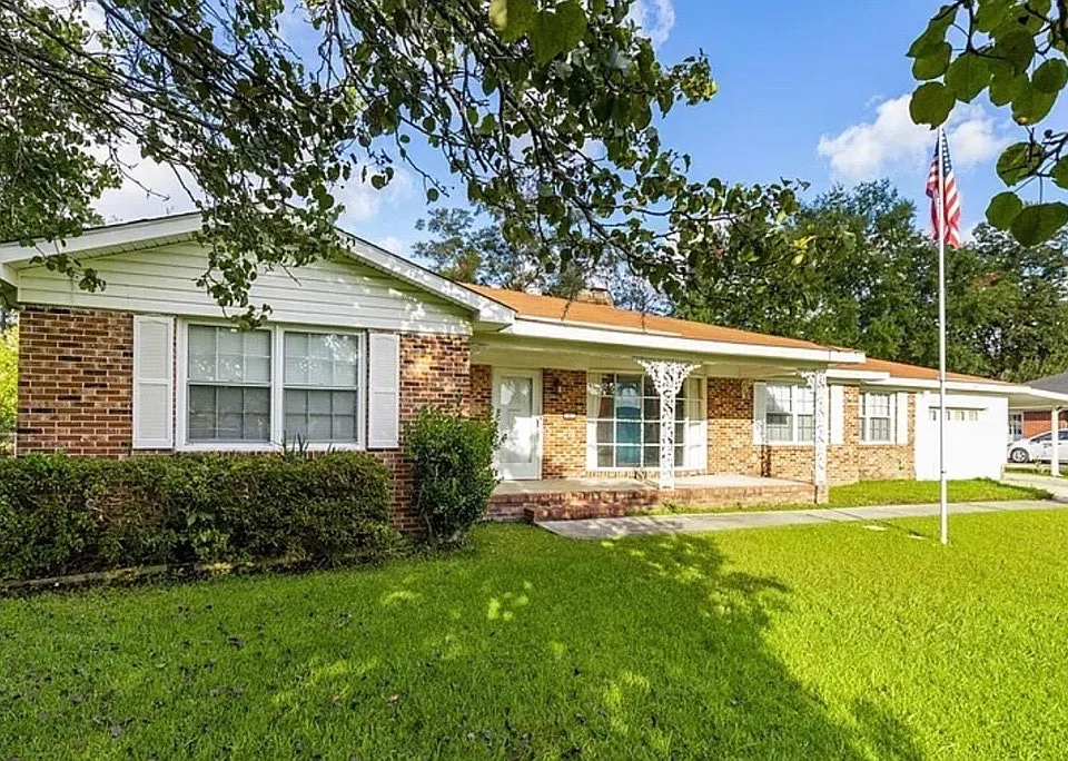 6 Osceola Dr