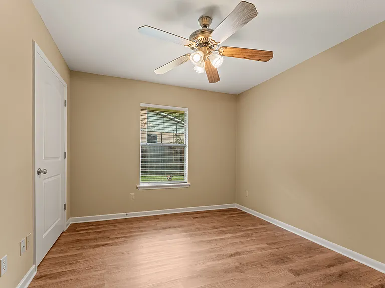 29511 Burns Ln — Photo 12