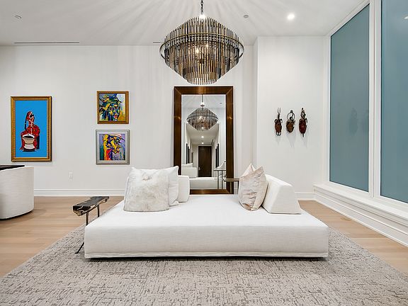 4th image of 1550 N Clark St #304
