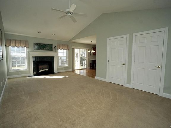 4th image of 303 Wurlitzer Dr
