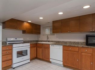 5749 N Artesian Ave #1G, Chicago, IL 60659