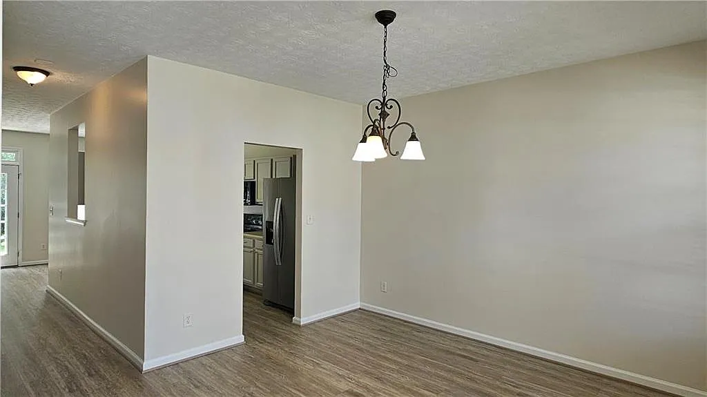 3 bed, 2.5 bath, 1812 sqft, $2,150 — Photo 3